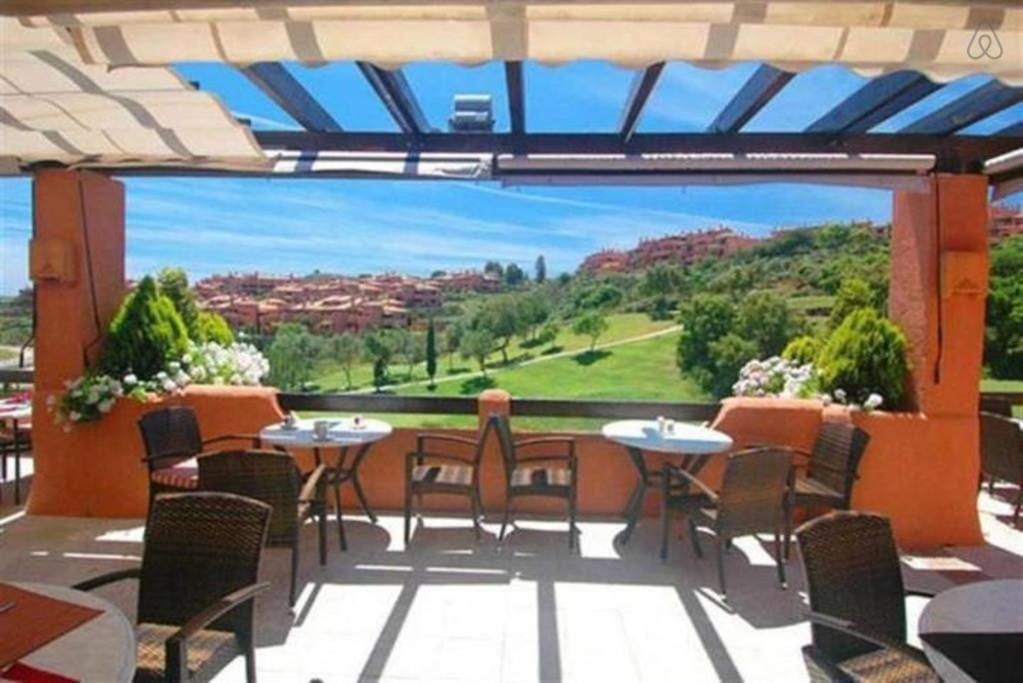 Luxury Apartment With Sea Views, Golf, Gym, Spa, 7 Pools Ojen Exterior photo
