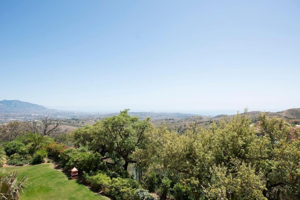 Luxury Apartment With Sea Views, Golf, Gym, Spa, 7 Pools Ojen Exterior photo
