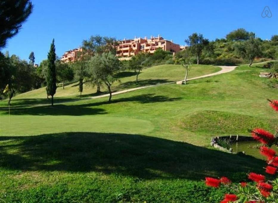 Luxury Apartment With Sea Views, Golf, Gym, Spa, 7 Pools Ojen Exterior photo