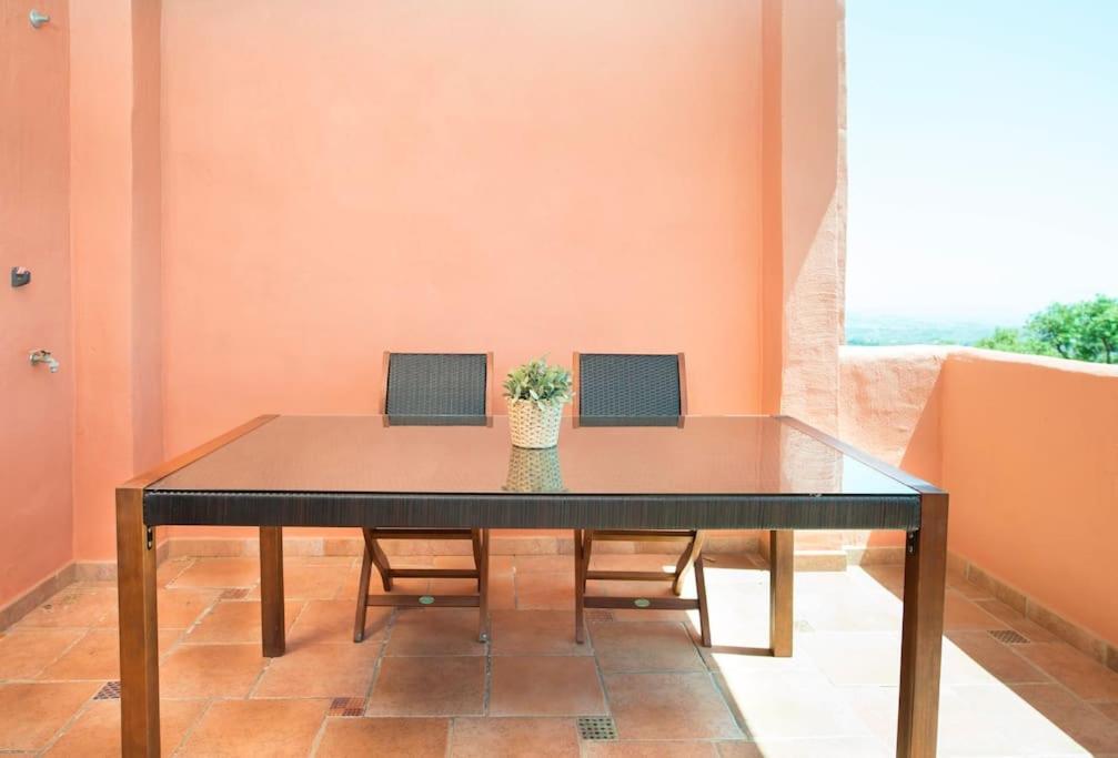 Luxury Apartment With Sea Views, Golf, Gym, Spa, 7 Pools Ojen Exterior photo