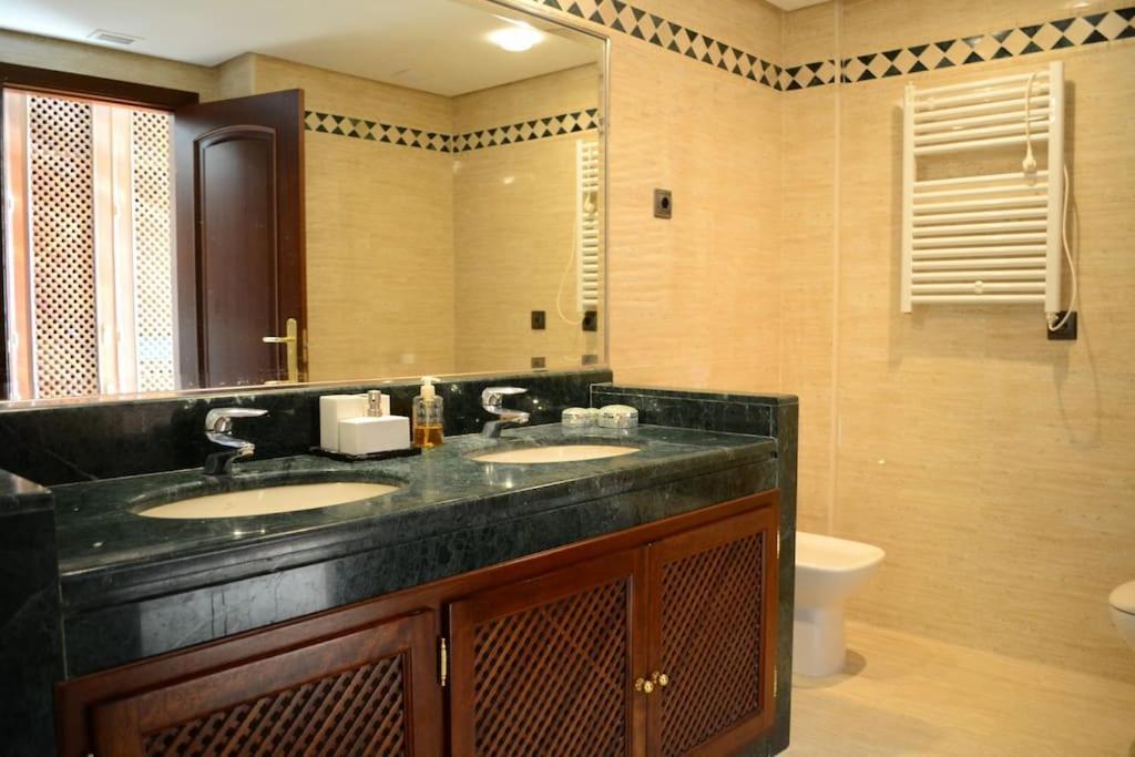Luxury Apartment With Sea Views, Golf, Gym, Spa, 7 Pools Ojen Exterior photo