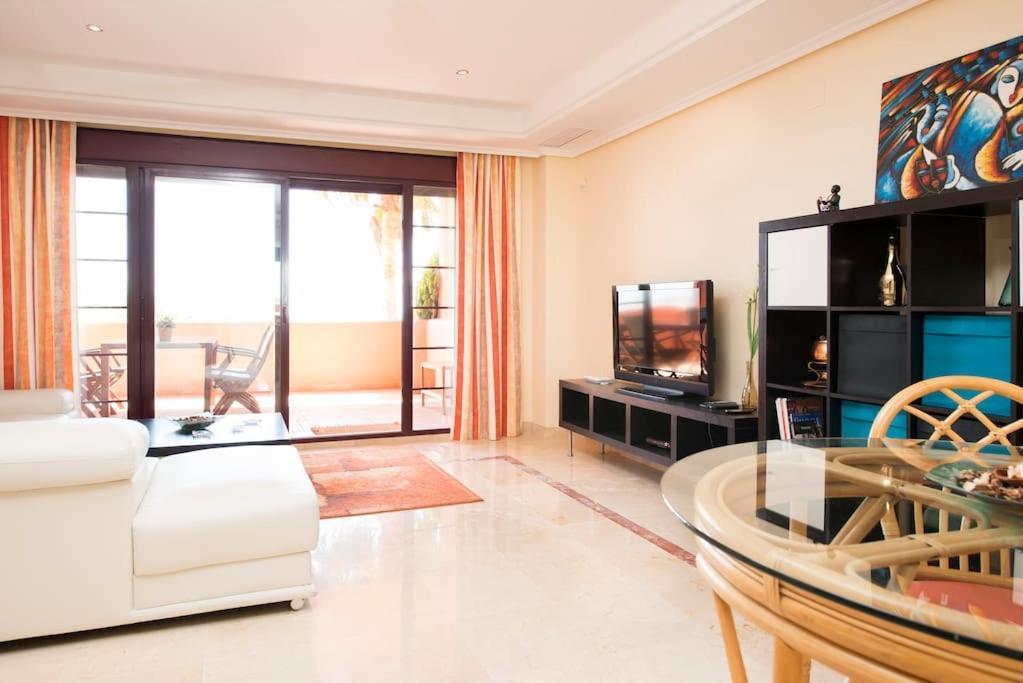 Luxury Apartment With Sea Views, Golf, Gym, Spa, 7 Pools Ojen Exterior photo