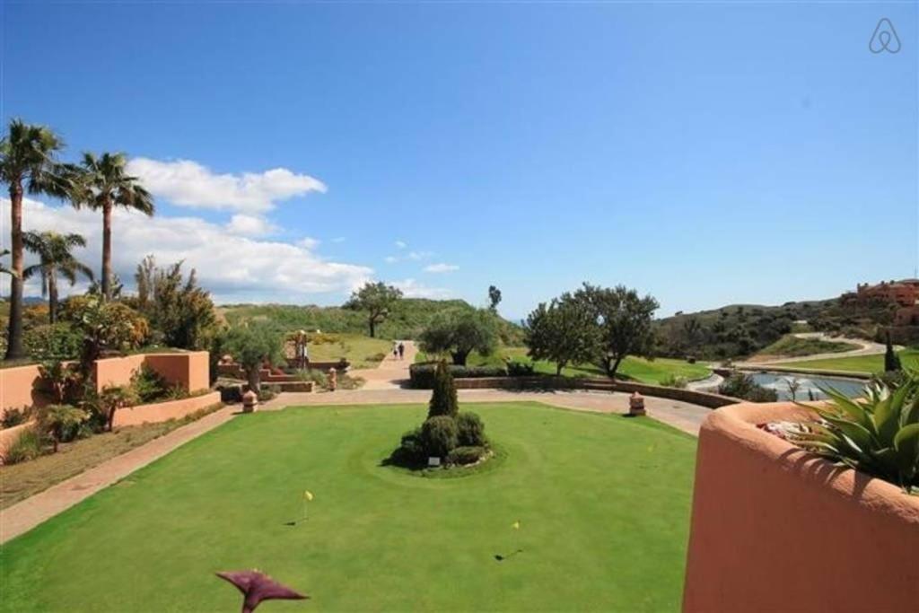 Luxury Apartment With Sea Views, Golf, Gym, Spa, 7 Pools Ojen Exterior photo