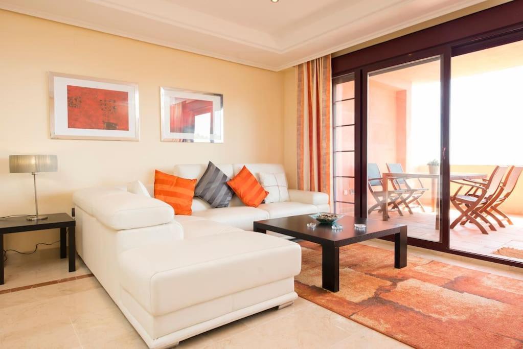 Luxury Apartment With Sea Views, Golf, Gym, Spa, 7 Pools Ojen Exterior photo