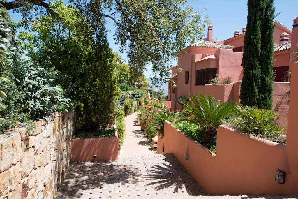 Luxury Apartment With Sea Views, Golf, Gym, Spa, 7 Pools Ojen Exterior photo