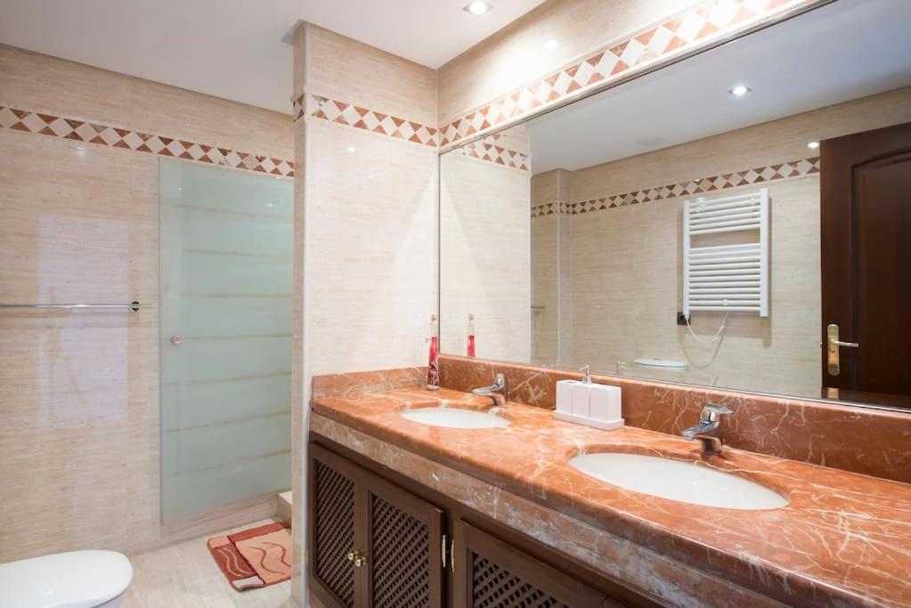 Luxury Apartment With Sea Views, Golf, Gym, Spa, 7 Pools Ojen Exterior photo